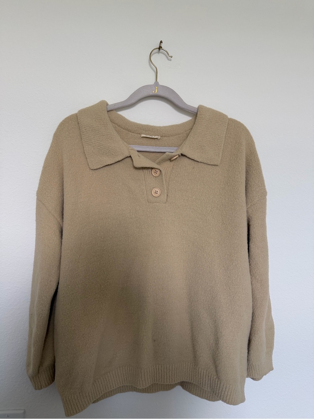 Women’s Beige Cozy Sweater Size Medium/Large